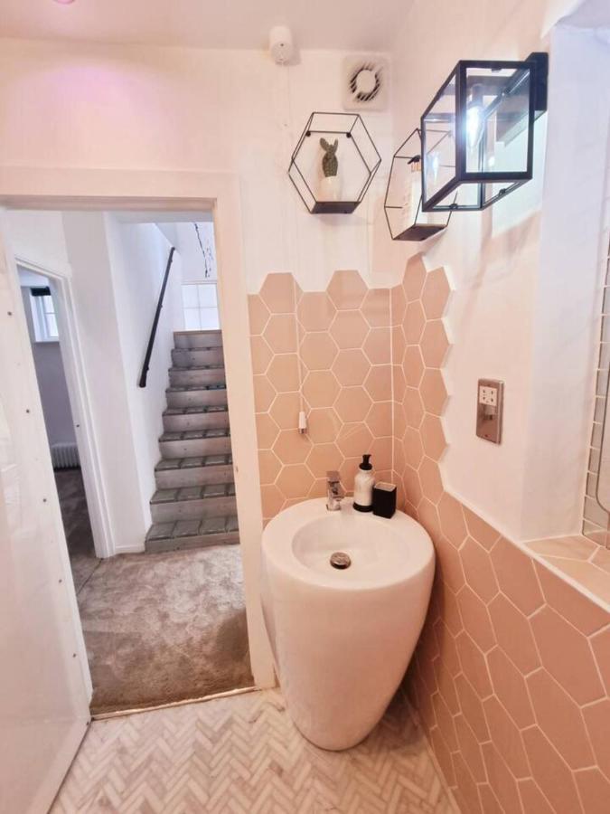 Quirky Seaside Family Cottage Walk To The Waves! Brighton Luaran gambar